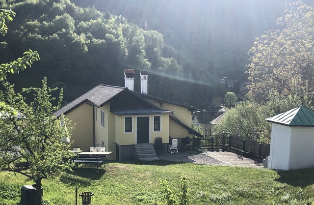 Sonnstein house on the south shore of Lake Traunsee in Ebensee