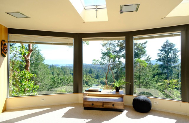 SOOKE MOUNTAIN HOUSE - Best view in Sooke area! You will never want to leave.
