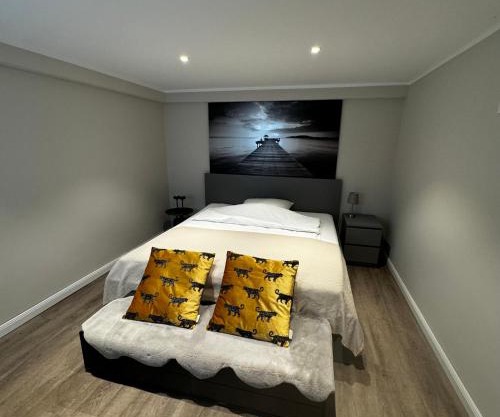 Souterrain - Privatwohnung mit Schlafzimmer im Einfamilienhaus