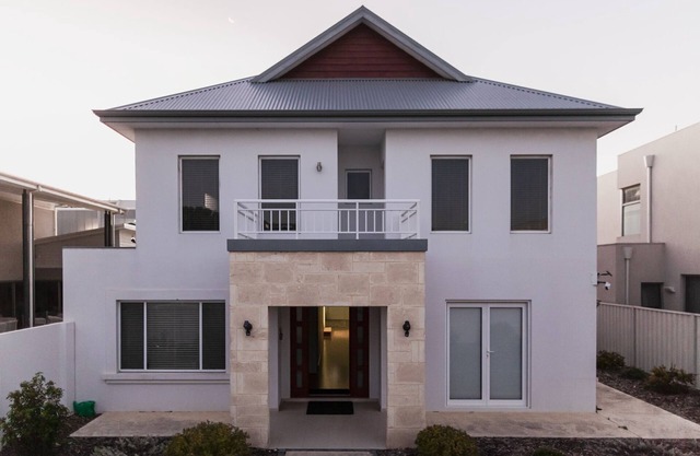 South Beach Guest House- Stylish & Spacious beach mansion