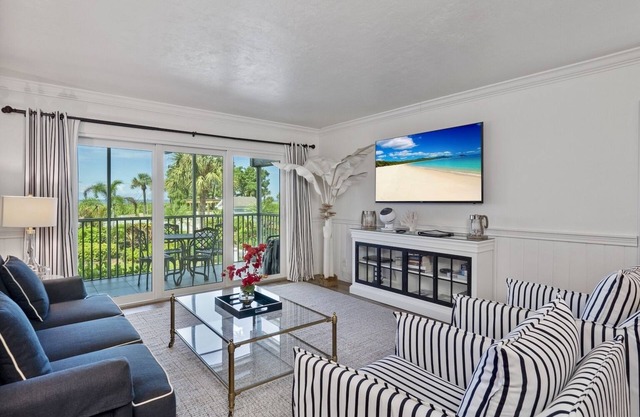 ⚓️South Seas Serenity Coastal Luxury Beach Condo⚓️