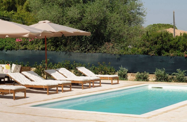 SOUTH SYRACUSE VILLA - VILLA WITH POOL