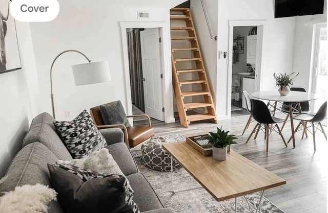 Southern Comfort -Modern Guest House with Private Hot Tub & Loft