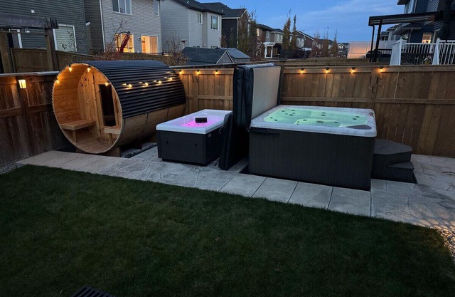 Southern Horizons | Mini Nordic Spa | Fenced Yard