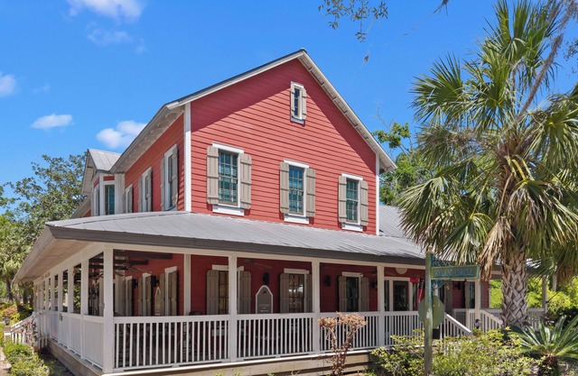 Southern Pines- Sleeps 18 with community pool and docks