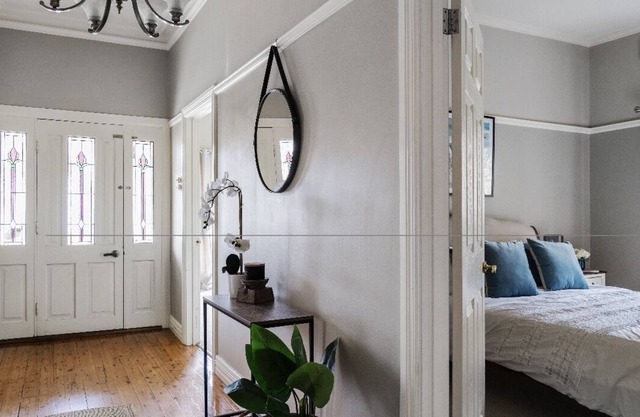 Spa Cottage - Fireplace, Central and Stylish Interiors.