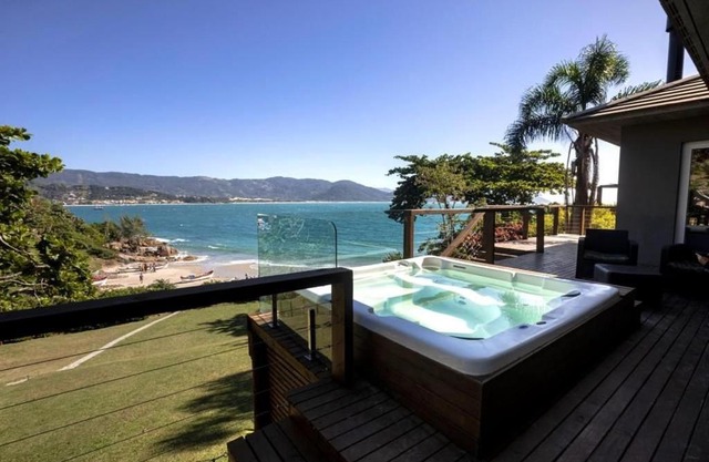 Spa Jacuzzi, Lareira, Beira mar, 4 Suítes