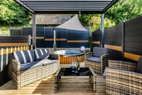 Spa privatif - La Courtisane - Terrasse 40m2 - love-room-alsace-67