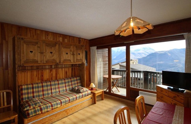 Spacieux studio cabine 6 pers, skis aux pieds à Auris - FR-1-297-274