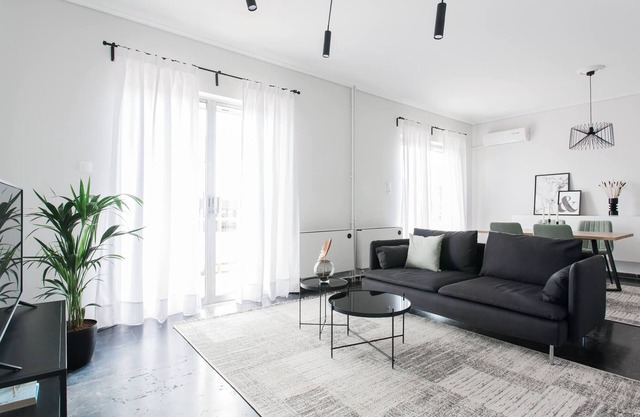 Spacious 1BD Apartment near HELEXPO Marousi