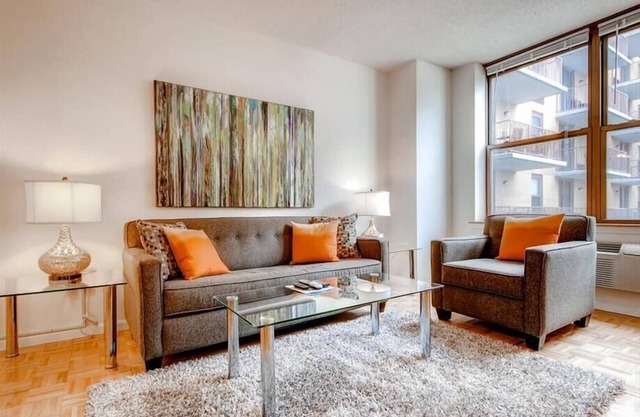 Spacious 1BR | Washer Dryer | Free WiFi & Desk | GLS