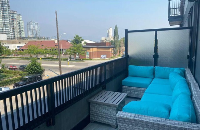 Spacious 2-bed, 2-bath condo in downtown Kelowna!