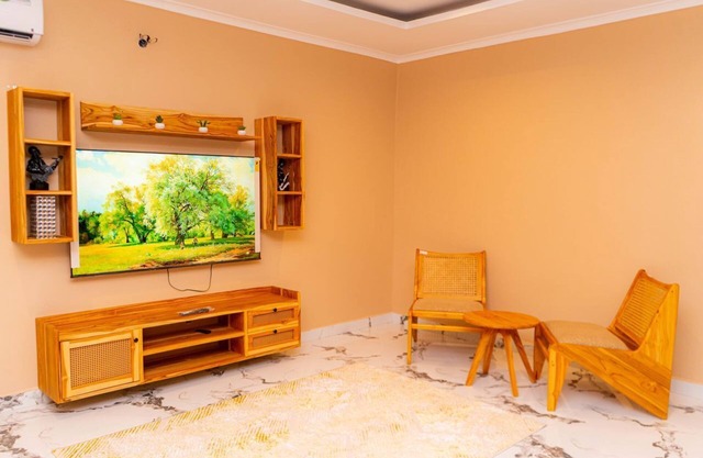 Spacious 2-bedroom apartment with Wi-Fi, AC in fabulous Dar es Salaam