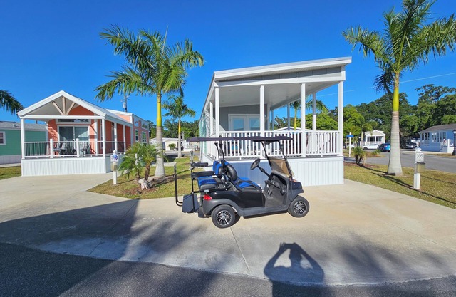 SPACIOUS 2 BEDROOM HOUSE IN DISNEY AREA 5 STAR RATED MILL CREEK RESORT 2772 W