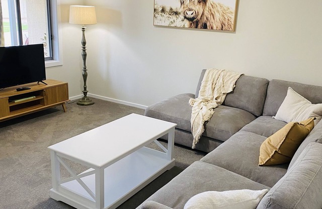 Spacious 2 bedroom unit ideal for families