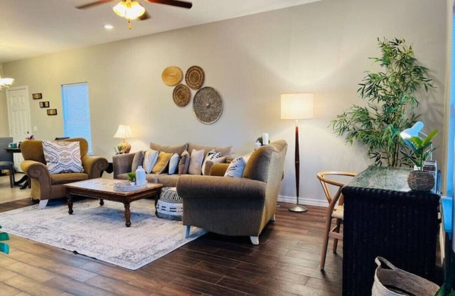 Spacious, 2 King Beds, 6 Sleeper, 4 mi. From Beach