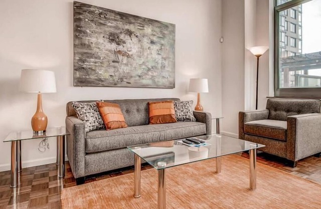 Spacious 2BR | Full Kitchen | Washer/Dryer | by GLS