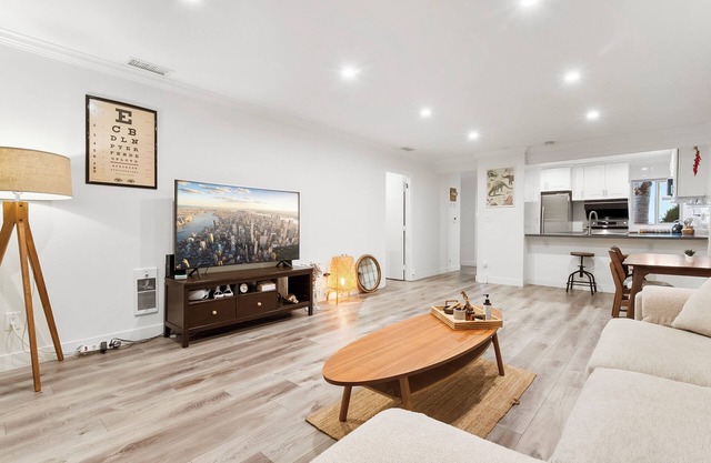 Spacious 2BR w/Fast Wi-Fi + Parking in San Diego