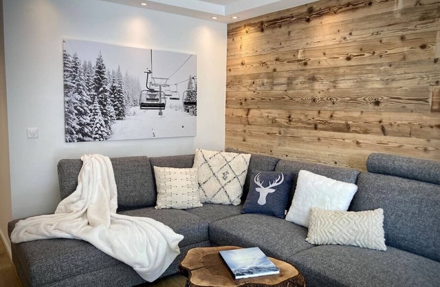 Spacious 3.5-Room | Best Location Free Parking