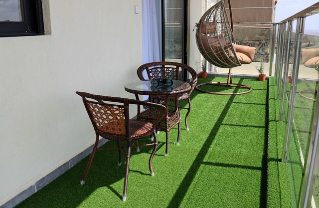 Spacious 3 bedroom all ensuite by the park
