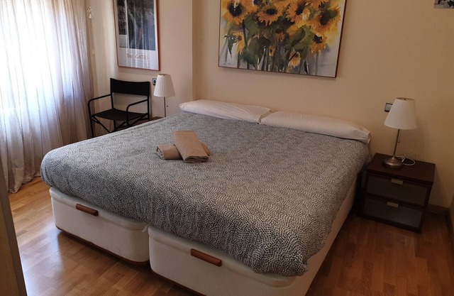 Spacious 3-Bedroom Apartment in Central Jaca with Parking and Modern Amenities