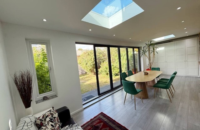 Spacious 3-Bedroom House w/Garden & 2 Parking