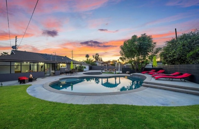 Spacious 3 Bedroom Luxury Home With a Private Pool