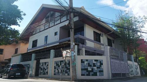 Spacious 3-Floor 6-BR Home, Pool, BBQ, KTV, WIFI