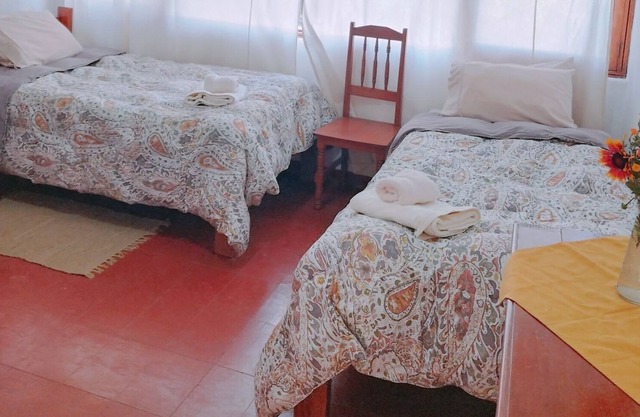 Spacious,3bed+loftcottage 2-10people Wifi,parking