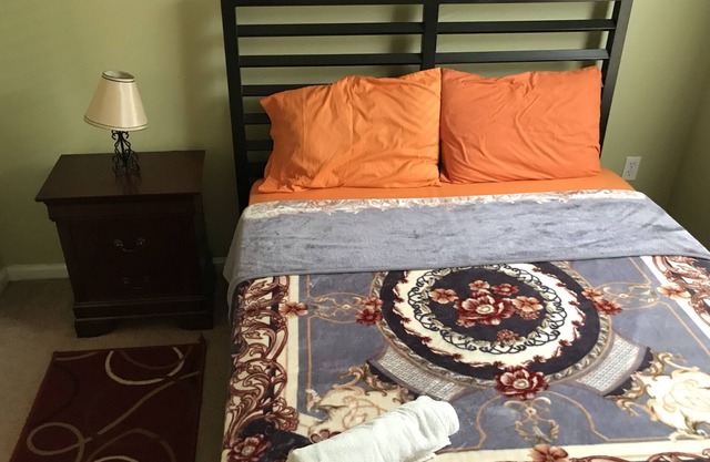 Spacious 3BR Apt, Minutes to EWR/Penn,Close to NYC