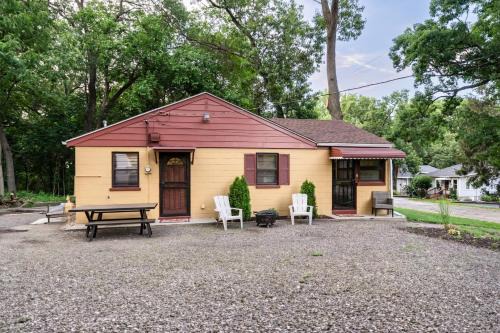 Spacious 3BR Home Firepit Grill