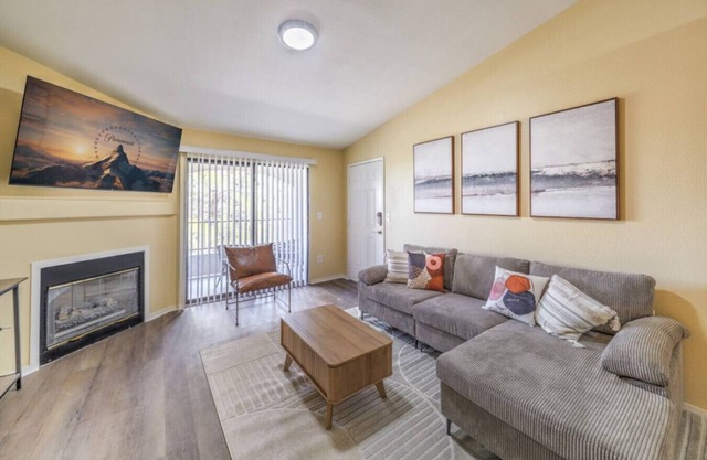 Spacious 3BR Home - Near to All Essentials - Pool