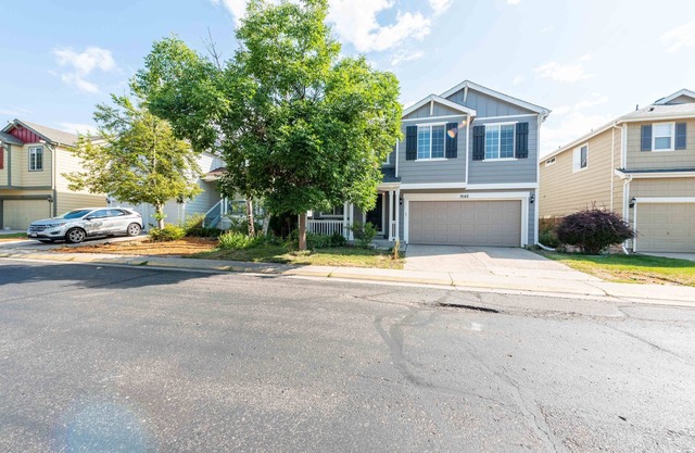 Spacious 4 bedroom 3.5 bathrooms