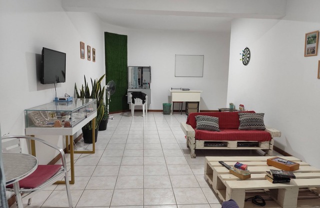Spacious 4-bedroom apartment in Praia with WiFi, for big size families.