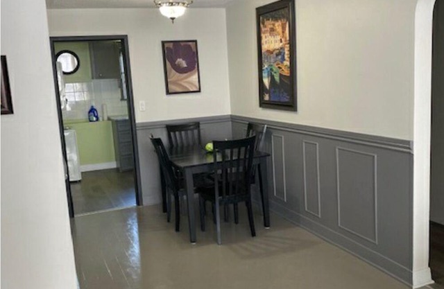 Spacious 4 bedroom apt in Westfort with free laundry parking and wifi parking