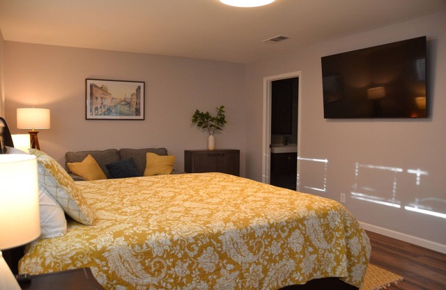 Spacious 4 Bedroom Home Centrally Located in Downtown Roswell