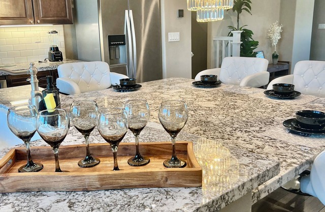 Spacious 4-bedroom townhome with WiFi, AC in charming Livermore
