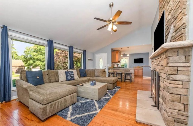 Spacious 4BR Ranch w Hot Tub in Quiet Neighborhood