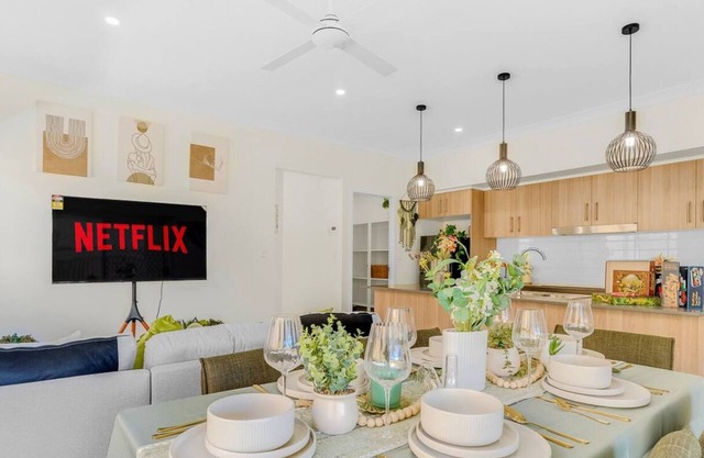 Spacious 5-Bedroom Home in Deebing Heights
