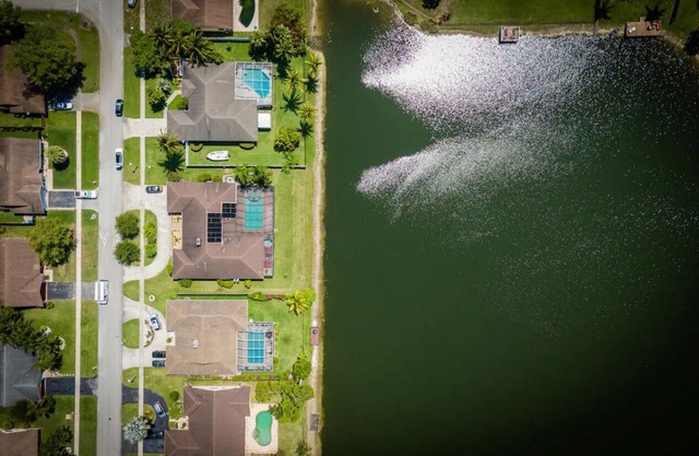 Spacious 5-bedroom house with WiFi and AC in superb Fort Lauderdale