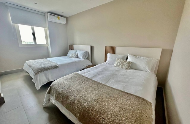 Spacious 5-bedroom apartment in playa escondida