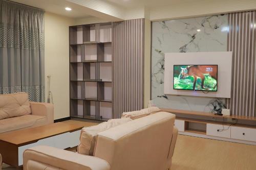 Spacious 5-Bedroom Apartment in the Heart of Bole