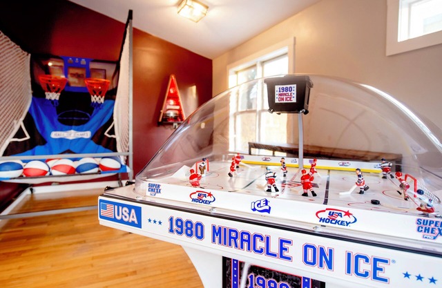 Spacious 5-Bedroom Home with Game Room in Amherst - Mins to UMass