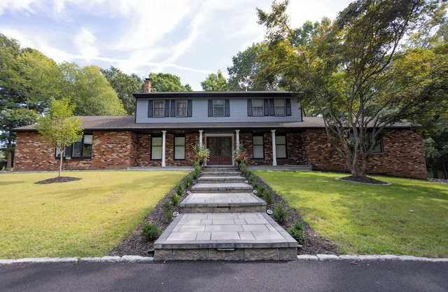 Spacious 5-bedroom house in the woods in Cold Spring just 5 minutes from town
