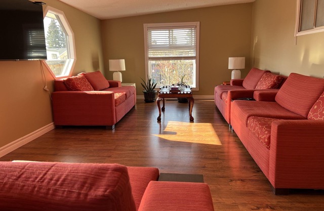 Spacious 5 bedrooms sleep 22
