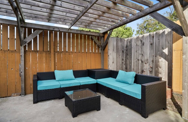 Spacious 5BR Coastal Retreat - 8 Beds Beach & Golf