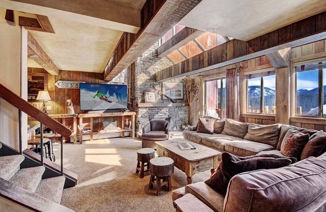 Spacious 6BR Beaver Run Peak 9 Penthouse in Breckenridge with ski area views!