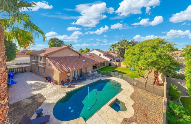 SPACIOUS 7 bedroom/4 bath retreat with HEATED POOL & spa