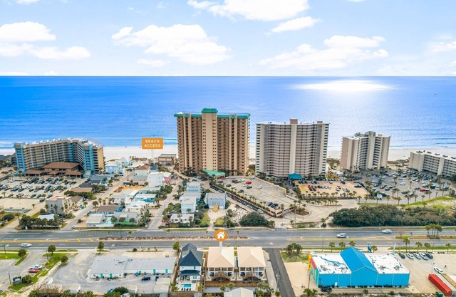 Spacious 8-bedroom Retreat Prime Location Walk to Beach Sleeps 28