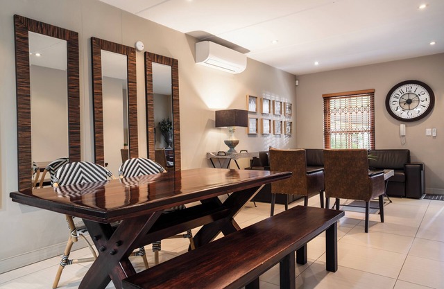 Spacious apartment in walking distance to wonderful restaurants in Stellenbosch
